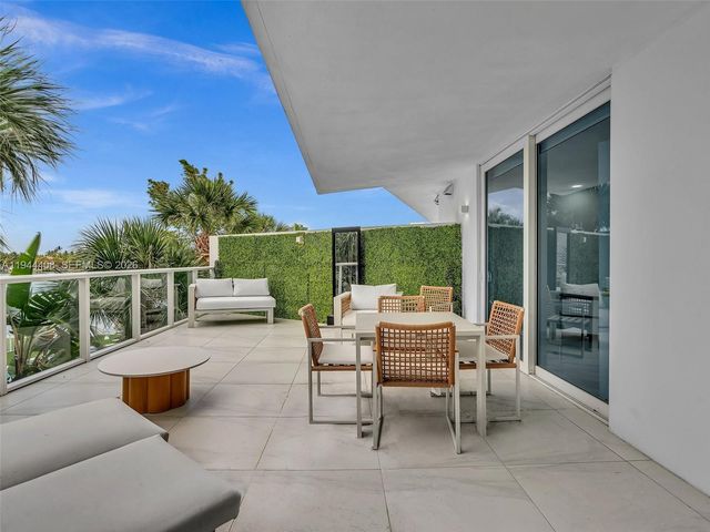 9821 E Bay Harbor Dr 302, Bay Harbor Islands, FL 33154