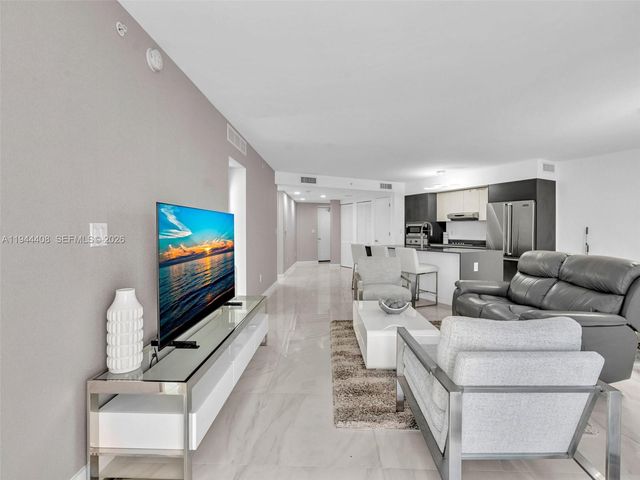 9821 E Bay Harbor Dr 302, Bay Harbor Islands, FL 33154