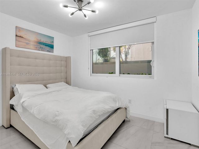 9821 E Bay Harbor Dr 302, Bay Harbor Islands, FL 33154