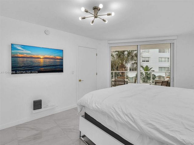 9821 E Bay Harbor Dr 302, Bay Harbor Islands, FL 33154