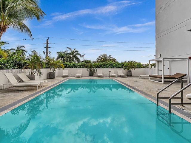 9821 E Bay Harbor Dr 302, Bay Harbor Islands, FL 33154