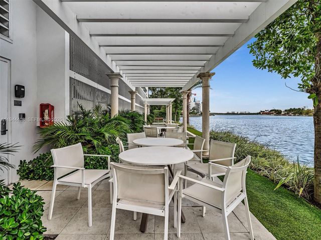 9821 E Bay Harbor Dr 302, Bay Harbor Islands, FL 33154