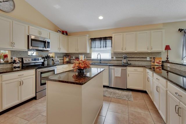 592 BLUE PARK ROAD, Orange City, FL 32763