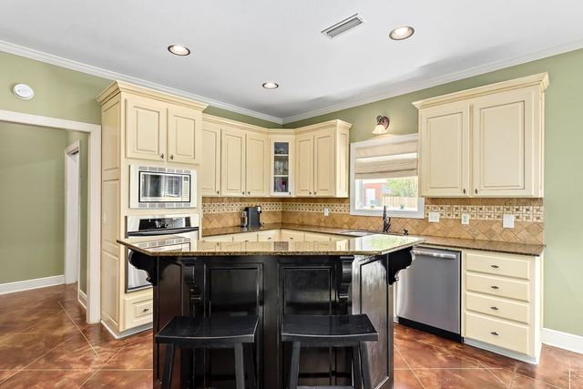 102 New Bedford Street, Dothan, AL 36305