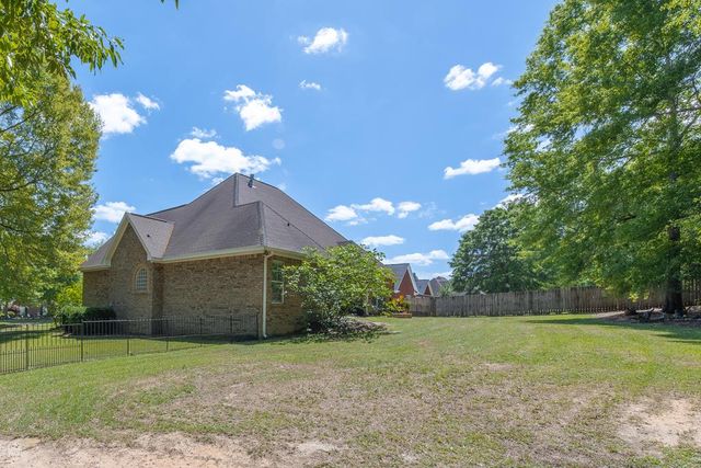 102 New Bedford Street, Dothan, AL 36305
