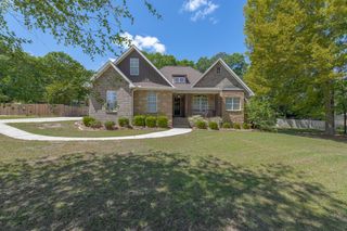 102 New Bedford Street, Dothan, AL 36305