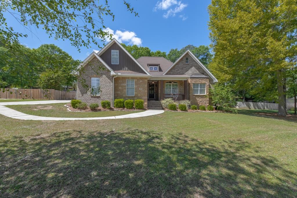 102 New Bedford Street, Dothan, AL 36305