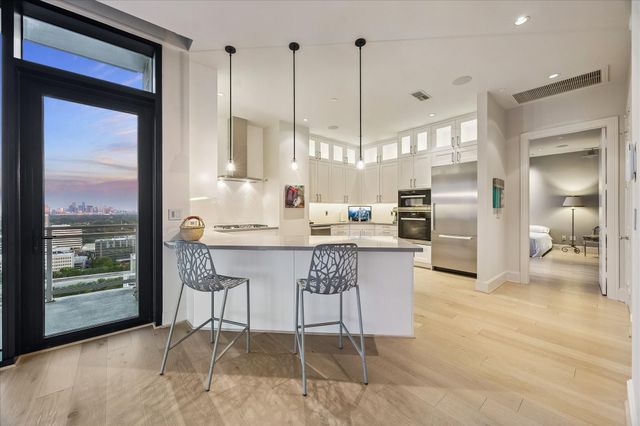 1409 Post Oak Boulevard 2202, Houston, TX 77056