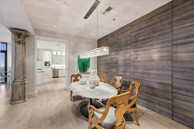 1409 Post Oak Boulevard 2202, Houston, TX 77056