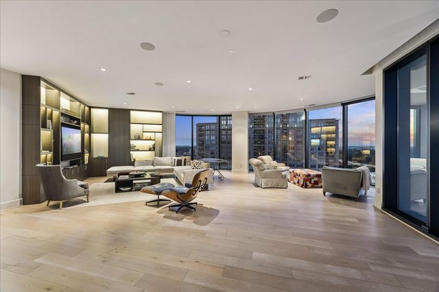 1409 Post Oak Boulevard 2202, Houston, TX 77056