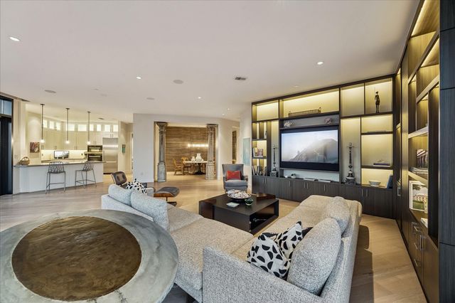 1409 Post Oak Boulevard 2202, Houston, TX 77056