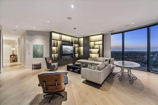 1409 Post Oak Boulevard 2202, Houston, TX 77056