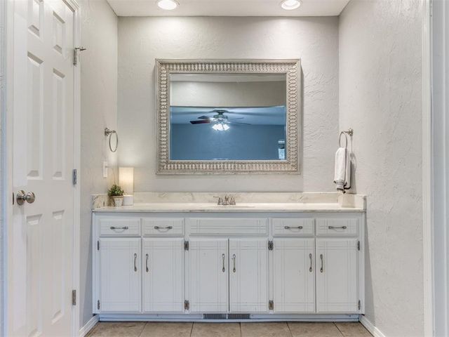 6609 Laurel Road, Oklahoma City, OK 73162