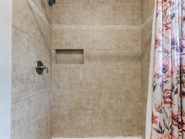 6609 Laurel Road, Oklahoma City, OK 73162