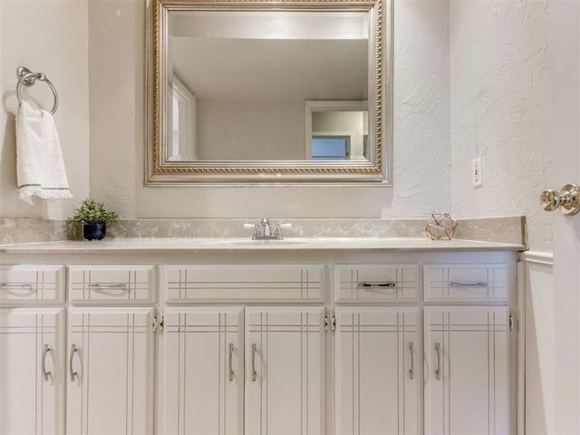 6609 Laurel Road, Oklahoma City, OK 73162