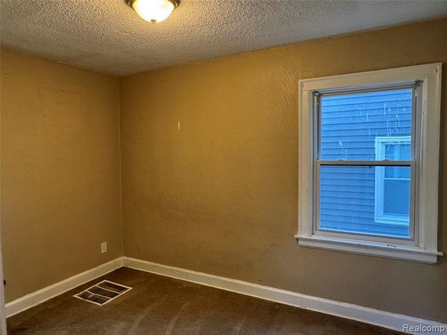 15835 Cruse Street, Detroit, MI 48227