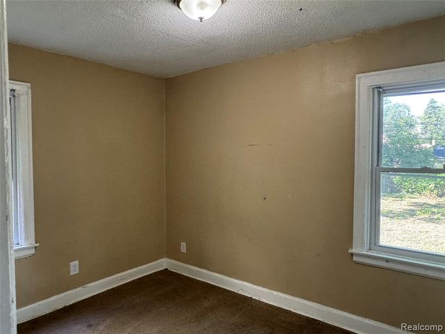 15835 Cruse Street, Detroit, MI 48227