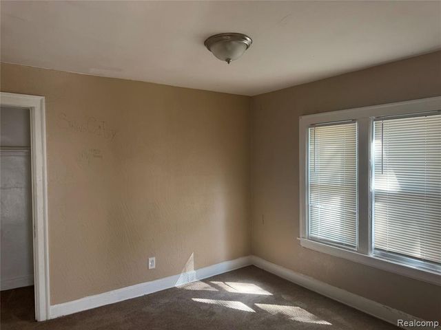 15835 Cruse Street, Detroit, MI 48227