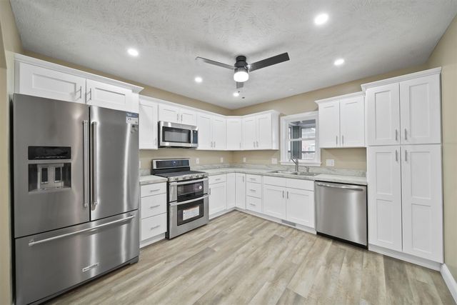 407 S West Avenue, Jackson, MI 49201