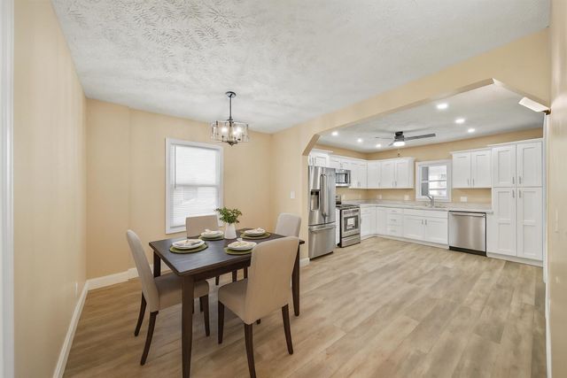 407 S West Avenue, Jackson, MI 49201