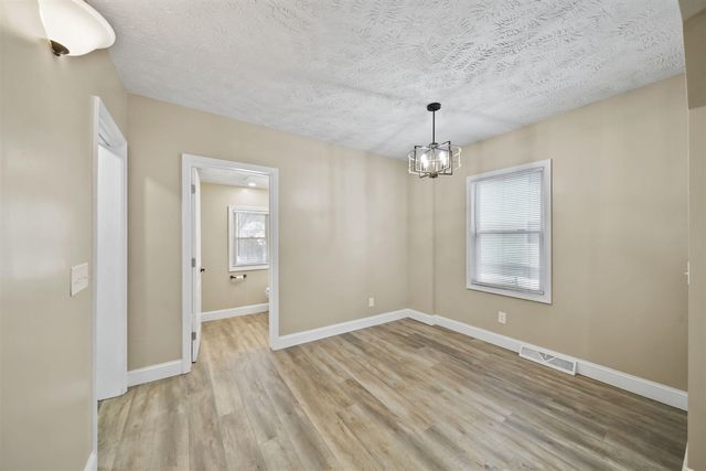 407 S West Avenue, Jackson, MI 49201