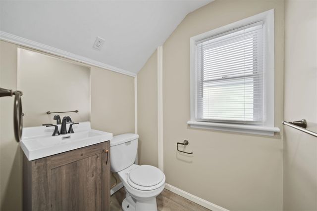 407 S West Avenue, Jackson, MI 49201