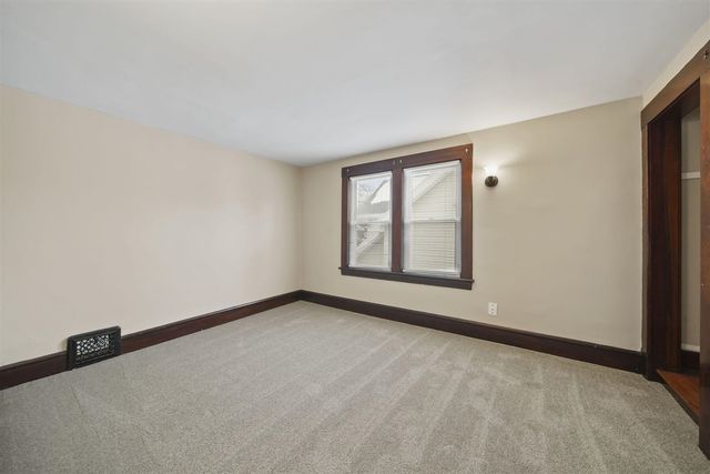 407 S West Avenue, Jackson, MI 49201