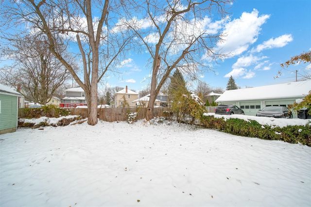 407 S West Avenue, Jackson, MI 49201