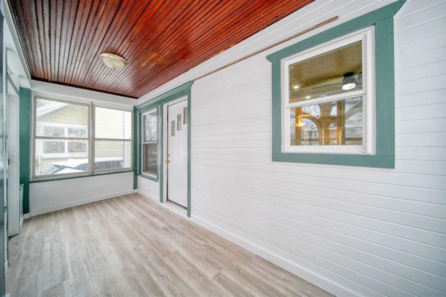 407 S West Avenue, Jackson, MI 49201