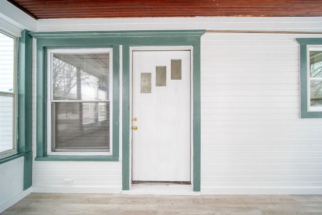 407 S West Avenue, Jackson, MI 49201