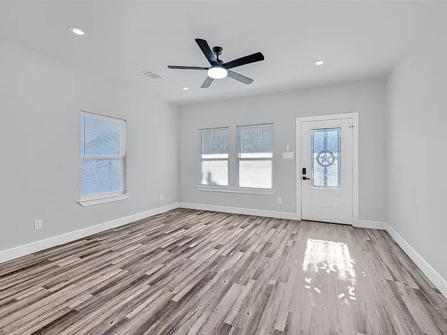 729 E Sears Street, Denison, TX 75021