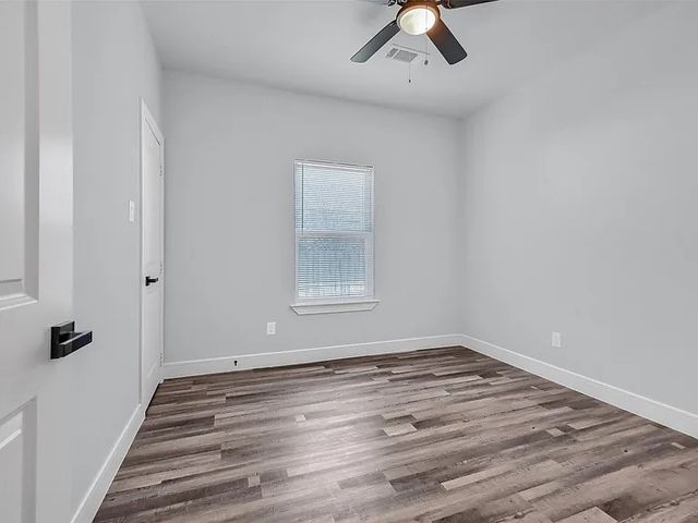 729 E Sears Street, Denison, TX 75021