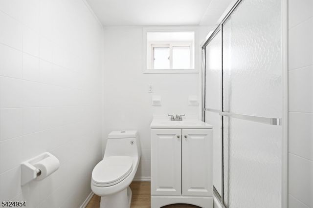 31 Ackerson Pl, Passaic City, NJ 07055