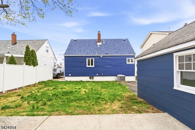31 Ackerson Pl, Passaic City, NJ 07055