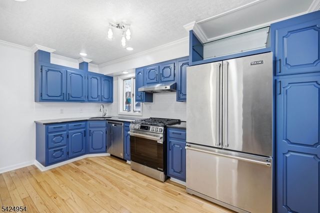 31 Ackerson Pl, Passaic City, NJ 07055