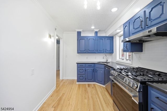 31 Ackerson Pl, Passaic City, NJ 07055