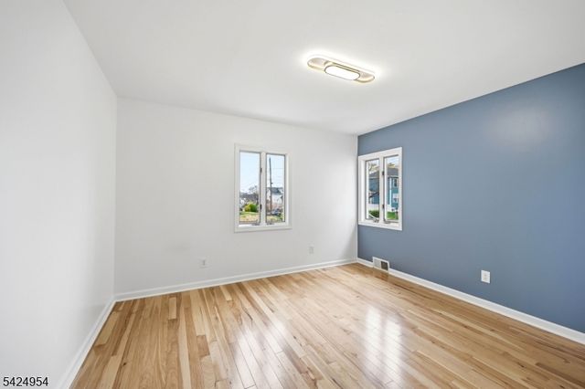 31 Ackerson Pl, Passaic City, NJ 07055