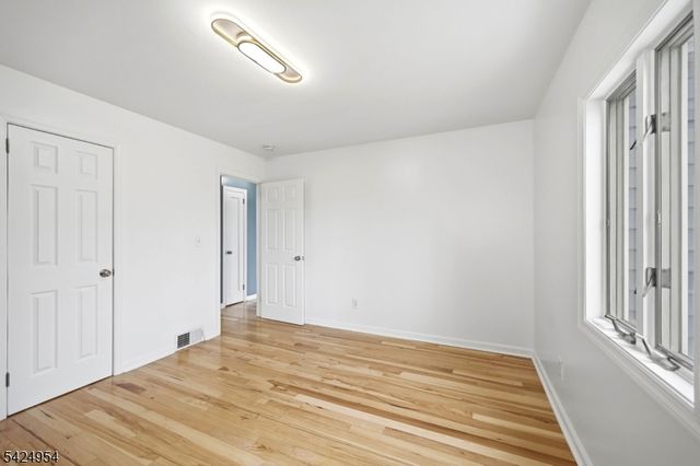 31 Ackerson Pl, Passaic City, NJ 07055