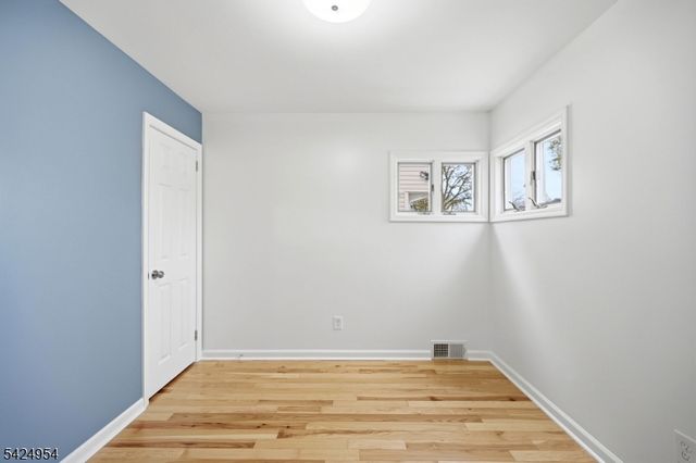31 Ackerson Pl, Passaic City, NJ 07055