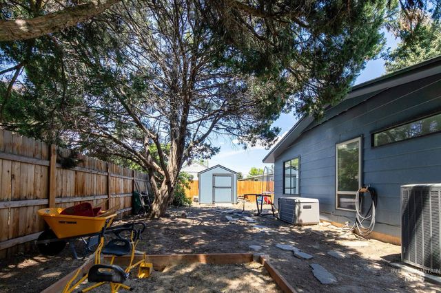 2135 N Dalton Ave, Boise, ID 83704