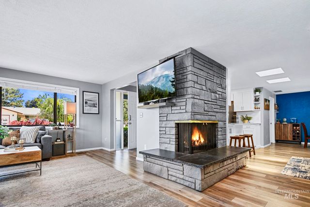 2135 N Dalton Ave, Boise, ID 83704