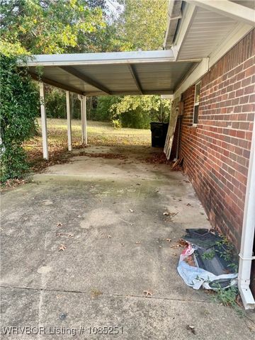 1104 Townsend Drive, Heavener, OK 74937