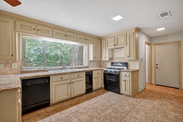 2911 Partridge Circle, Bryan, TX 77802