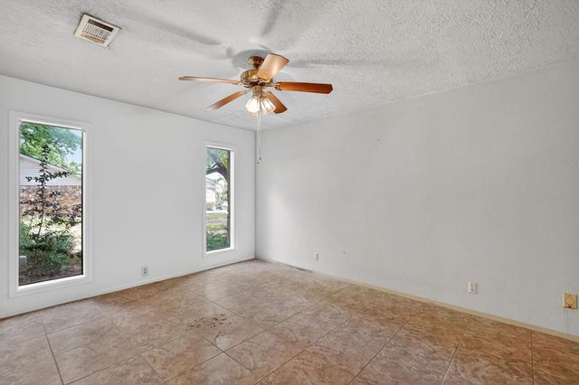 2911 Partridge Circle, Bryan, TX 77802