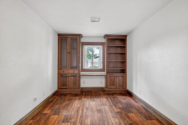 2911 Partridge Circle, Bryan, TX 77802