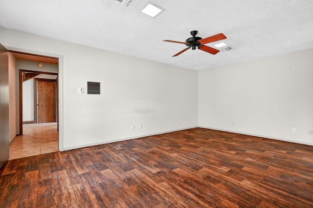 2911 Partridge Circle, Bryan, TX 77802