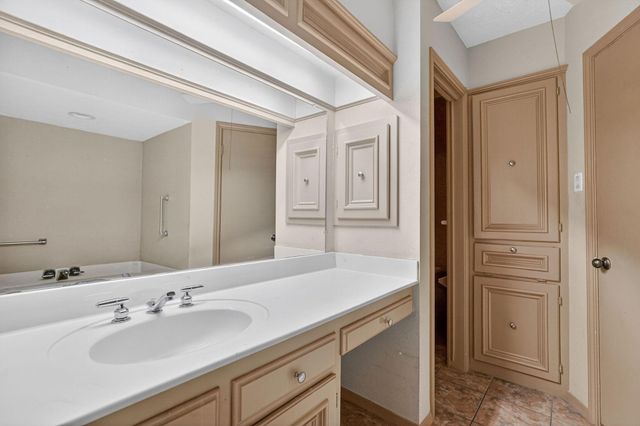 2911 Partridge Circle, Bryan, TX 77802