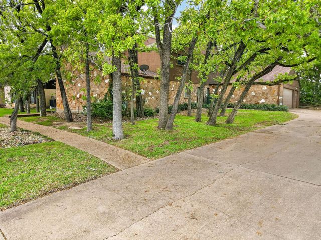 2911 Partridge Circle, Bryan, TX 77802