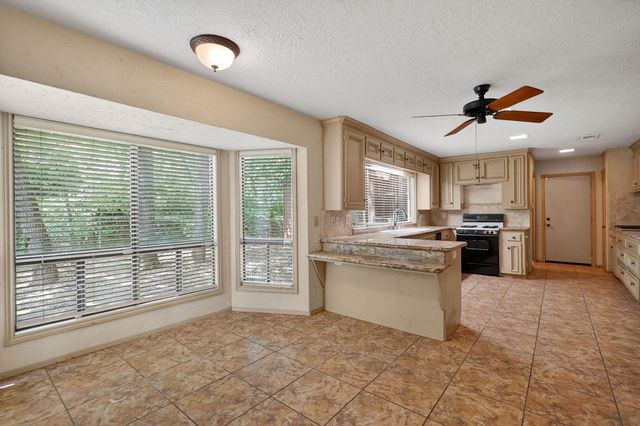 2911 Partridge Circle, Bryan, TX 77802