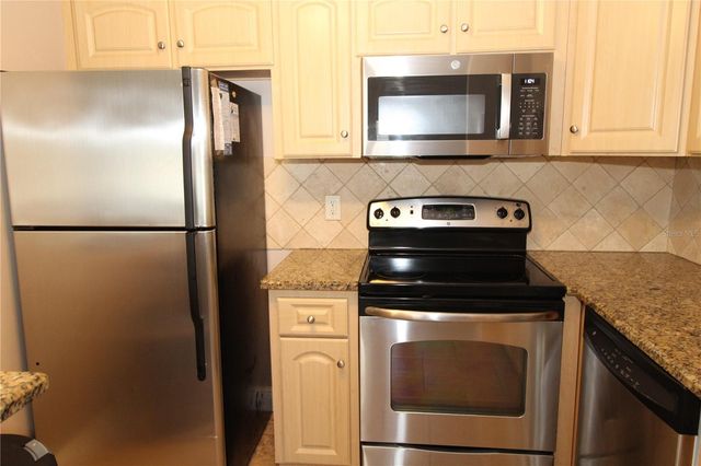 2202 CLUBHOUSE DRIVE 187, Sun City Center, FL 33573